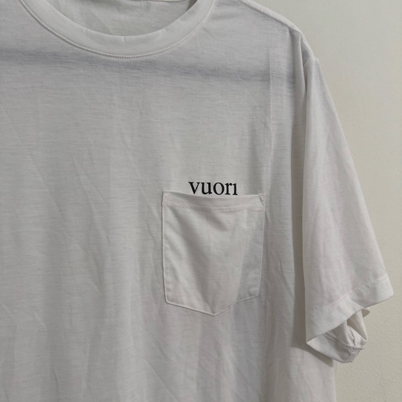 Vuori Men's Current White Pocket T-Shirt - Picture 4 of 8